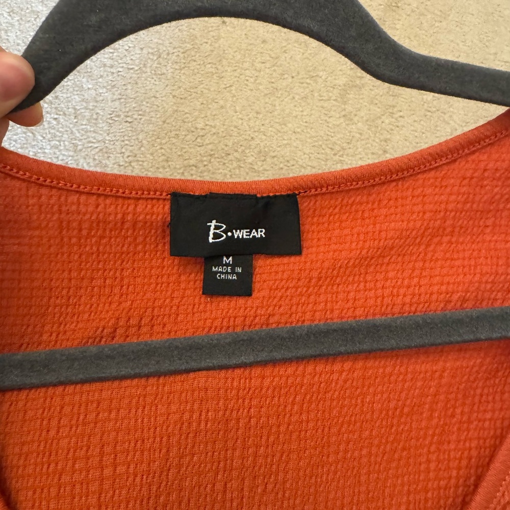B Wear Burnt Orange M Sleeveless Ruched Tank Top - Picture 6 of 6